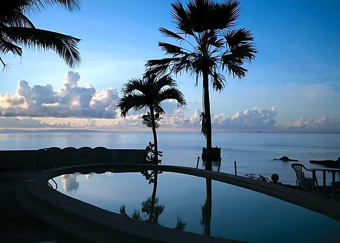 Flores Beachside