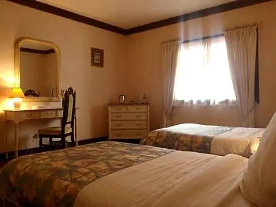 Flores Beachside Hotel